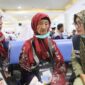 Darma, seorang jemaah haji tertua (tengah) asal Jambi yang berusia 93 tahun jadi inspirasi. Foto: INIKEPRI.COM/Kemenag Kepri
