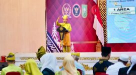 Gubernur Ansar Ahmad menyampaikan orasi 