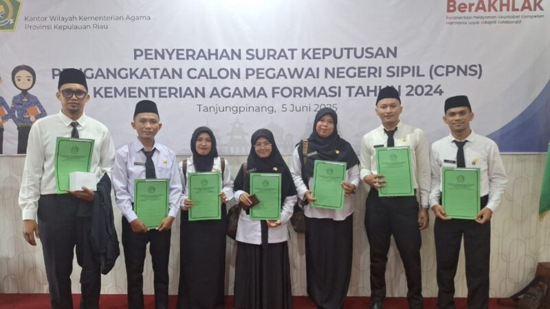 Kemenag Anambas terima 8 CPNS. Foto: INIKEPRI.COM