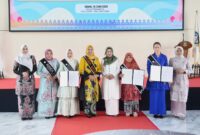 Bunda PAUD Provinsi Kepulauan Riau Hj. Dewi Kumalasari Ansar secara resmi melantik Bunda PAUD Kabupaten/Kota se-Provinsi Kepulauan Riau untuk periode 2025–2030. Pelantikan ini berlangsung di Gedung Dekranasda, Tanjungpinang, Senin (16/6). Foto: INIKEPRI.COM/KepriProv 