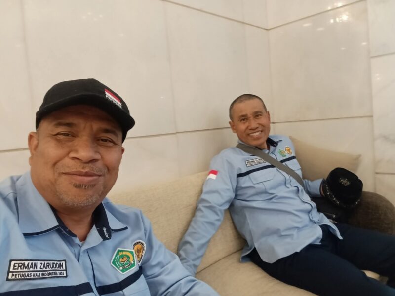 Erman Zaruddin saat berada di Makkah. Foto: Dok. Pribadi