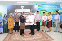 PT. Bank Riau Kepri Syariah (Perseroda) resmi meluncurkan program Digitalisasi Keuangan di lingkungan Madrasah Aliyah Negeri (MAN) Tanjungpinang, Jumat (20/6), bertempat di Gedung Laboratorium dan Perpustakaan MAN Tanjungpinang. Foto: INIKEPRI.COM/Tanjungpinangkota.go.id