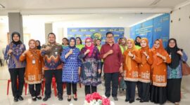Ketua Tim Penggerak PKK Kota Batam, Hj. Erlita Amsakar mengunjungi Lembaga Pemasyarakatan (Kalapas) Perempuan Kelas II B Batam. Foto: INIKEPRI.COM