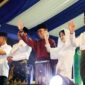 Wali Kota Batam Amsakar Achmad dan Wakil Wali Kota Batam Li Claudia Chandra melepas takbiran Idul Adha 1446 Hijriah di Kota Batam. Foto: INIKEPRI.COM