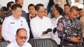 Wali Kota Batam Amsakar Achmad dalam pemusnahan narkoba 2 ton. Foto: INIKEPRI.COM