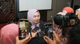 Erlita Amsakar saat menghadiri seminar kesehatan bertema 