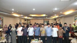 Wali Kota Batam, Amsakar Achmad, secara resmi membuka kegiatan Training Center (TC) bagi para kafilah yang akan bertanding, Sabtu (14/6/2025), di Wisma PIH Batam Center. Foto: INIKEPRI.COM