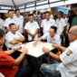 Wali Kota Batam Amsakar Achmad bermain 'lacak' bersama Kapolda Kepri, Irjen Pol. Asep Safrudin. Foto: INIKEPRI.COM/Media Center Batam 
