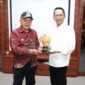 Wali Kota Batam, Amsakar Achmad menerima kunjungan kerja Bupati Malang, M. Sanusi, beserta rombongan di Kantor Wali Kota Batam, Senin (16/6/2025). Foto: INIKEPRI.COM/Media Center Batam 