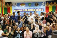 Wali Kota Batam, Amsakar Achmad, saat membuka kegiatan Public Speaking Class dan peluncuran program kepesertaan BPJS Ketenagakerjaan bagi anggota HPI. Acara berlangsung di Gedung Lembaga Adat Melayu Batam, Selasa (17/6/2025). Foto: INIKEPRI.COM