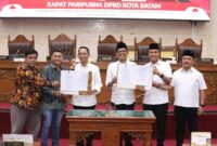 Pengesahan Rancangan Peraturan Daerah (Ranperda) tentang Penyelenggaraan Angkutan Massal Berbasis Jalan, Selasa (17/6/2025). Foto: INIKEPRI.COM