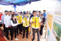 Wakil Wali Kota Batam sekaligus Ex Officio Wakil Kepala BP Batam, Li Claudia Chandra, kembali menunjukkan komitmennya terhadap pembangunan yang berkeadilan sosial. Dalam kunjungan kerja ke kawasan permukiman relokasi Tanjung Banon, Kamis (19/6/2025), ia mendorong percepatan pembangunan hunian bagi warga terdampak proyek Tempang Eco City. Foto: INIKEPRI.CO