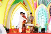 pembukaan Seleksi Tilawatil Qur’an dan Hadits (STQH) ke-XI tingkat Provinsi Kepulauan Riau (Kepri) yang berlangsung di Kota Tanjungpinang, Sabtu malam (21/6/2025). Foto: INIKEPRI.COM