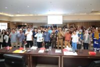 Wali Kota Batam, Amsakar Achmad, saat bersilaturahmi dengan sejumlah wajib pajak di Aula Engku Hamidah, Kantor Wali Kota Batam, Senin (23/6/2025). Foto: INIKEPRI.COM