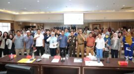 Wali Kota Batam, Amsakar Achmad, saat bersilaturahmi dengan sejumlah wajib pajak di Aula Engku Hamidah, Kantor Wali Kota Batam, Senin (23/6/2025). Foto: INIKEPRI.COM