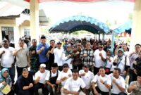 Wali Kota Batam, Amsakar Achmad, membuka kegiatan bakti sosial sunat massal dan pemeriksaan mata serta pemberian kaca mata gratis yang digelar di Kantor Lurah Tanjung Uncang, Minggu (29/6/2025). Foto: INIKEPRI.COM/Media Center Batam 