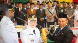 Afni Z dan Syamsurizal dilantik sebagai Bupati dan Wakil Bupati Siak oleh Gubernur Riau. Foto: Istimewa 