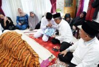 Sekda Kota Batam Jefridin di rumah duka. Foto: INIKEPRI.COM