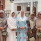 Bupati Natuna Cen Sui Lan di Masjid Baitul Izzah, Natuna Islamic Center, untuk menunaikan Sholat Idul Adha 1446 Hijriah. Foto: INIKEPRI.COM