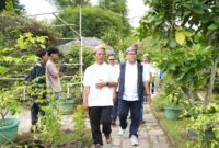 Deputi Bidang Investasi dan Pengusahaan BP Batam, Fary Francis, melakukan kunjungan kerja ke Kampung Sawah, Tanjung Riau, Kecamatan Sekupang, pada Selasa (10/6/2025). Foto: INIKEPRI.COM/BP Batam 