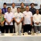 Pemerintah Kabupaten Natuna menyatakan dukungannya terhadap penguatan pengawasan terhadap Warga Negara Asing (WNA) melalui Rapat Koordinasi Tim Pengawasan Orang Asing (TIMPORA) tahun 2025 yang digelar di Kecamatan Bunguran Timur, Jumat (13/6/2025). Foto: INIKEPRI.COM