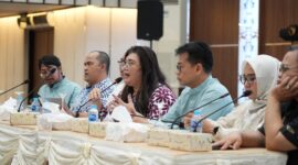 Badan Pengusahaan (BP) Batam melalui Anggota/Deputi Bidang Pelayanan Umum, Ariastuty Sirait, menggelar silaturahmi dan sosialisasi lahan agribisnis kepada warga Temiang yang beraktifitas di Kawasan Agribisnis Temiang BP Batam, di  Balairungsari, Bida Utama pada Jumat (13/6/2025). Foto: INIKEPRI.COM/BP Batam 