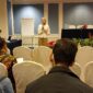 Dokter Rumah Sakit Penawar Malaysia, dr. Ruwinah Abdul Karim, memaparkan penanganan yang tepat untuk anak kebutuhan khusus, di hotel Harmoni One Batam Kota, Senin (16/6/2025). Foto: INIKEPRI.COM