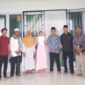 Suasana haru dan penuh kekhidmatan mewarnai prosesi bimbingan dan pernyataan masuk Islam yang berlangsung pada Rabu (18/6/2025) di Kantor Urusan Agama (KUA) Singkep Pesisir, Kabupaten Lingga, Kepulauan Riau. Foto: INIKEPRI.COM
