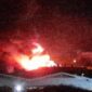 Kebakaran hebat melanda PT Desa Air Cargo, Kabil. Foto: INIKEPRI.COM