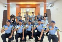 Suasana penuh semangat dan tanggung jawab menyelimuti Kantor Imigrasi Kelas II TPI Belakang Padang saat menerima Taruna Tingkat II Politeknik Pengayoman Indonesia (POLTEKPIN) untuk menjalani Latihan Kerja Bhumi Pura (LATJAPURA), Senin (24/6/2025). Foto: INIKEPRI.COM