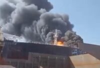 Kapal tanker Federal II yang tengah dok di PT ASL Shipyard terbakar. Foto: Tangkapan Layar 