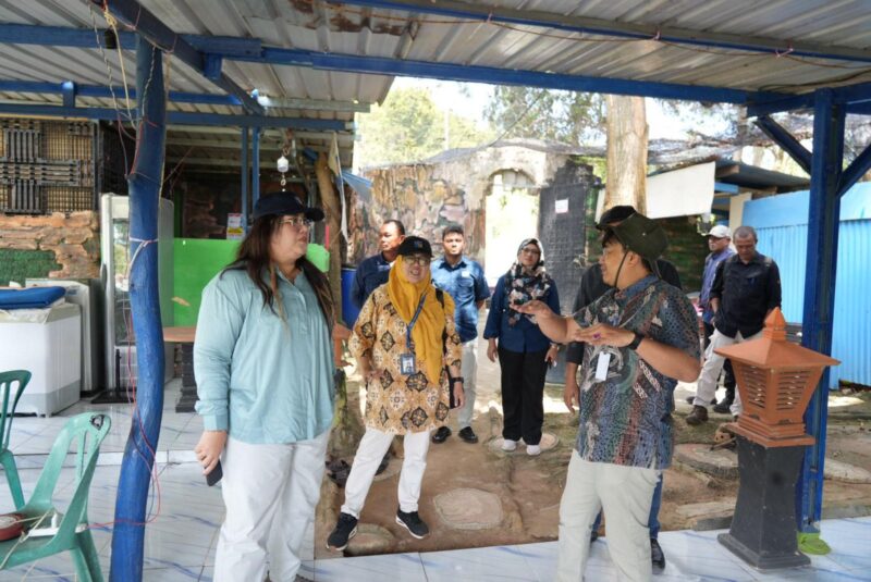 BP Batam menertibkan sejumlah bangunan yang berada di Daerah Tangkapan Air (DTA) Waduk Tembesi, Rabu (25/6/2025). Foto: INIKEPRI.COM/BP Batam 