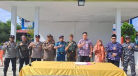 penandatanganan Nota Kesepahaman (MoU) yang digelar di halaman sekolah, Belakang Padang, Rabu (26/6/2025). Foto: INIKEPRI.COM