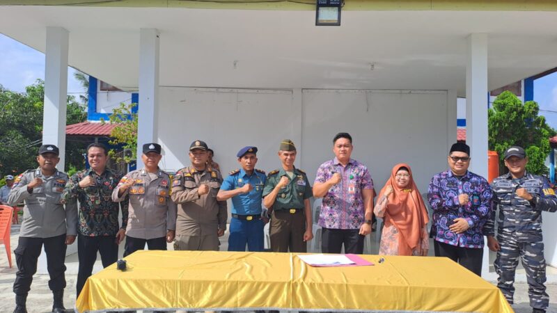 penandatanganan Nota Kesepahaman (MoU) yang digelar di halaman sekolah, Belakang Padang, Rabu (26/6/2025). Foto: INIKEPRI.COM