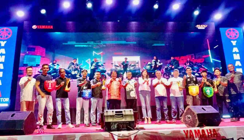 Wakil Wali Kota Tanjungpinang, Raja Ariza, menutup Lomba Perahu Naga dalam rangka Sembahyang Keselamatan Laut yang digagas Yayasan Sangharama Bodhissattva di Pelantar III, Senin (9/6) malam. Foto: INIKEPRI.COM/Tanjungpinangkota
