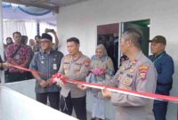 Polresta Tanjungpinang meresmikan satu unit rumah hasil program bedah rumah untuk warga tidak mampu di Gang Senggol, RT 3/RW 2, Kelurahan Kampung Bugis, Kecamatan Tanjungpinang Kota, Kamis (26/6/2025). Foto: INIKEPRI.COM