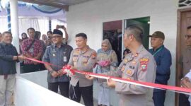 Polresta Tanjungpinang meresmikan satu unit rumah hasil program bedah rumah untuk warga tidak mampu di Gang Senggol, RT 3/RW 2, Kelurahan Kampung Bugis, Kecamatan Tanjungpinang Kota, Kamis (26/6/2025). Foto: INIKEPRI.COM