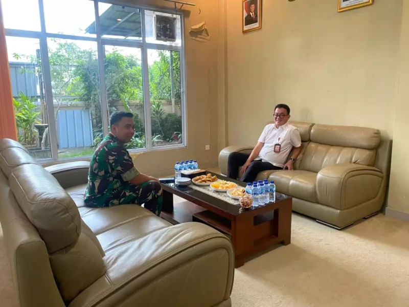 Komandan Lanud Hang Nadim, Letkol Pnb Hendro Sukamdani, M.Tr.Opsla, melakukan kunjungan kehormatan (anjangsana) ke Kantor Pertanahan (BPN) Kota Batam, Rabu (11/6). Foto: INIKEPRI.COM