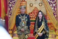 Lembaga Adat Melayu (LAM) Kepri Kota Batam resmi menabalkan Kepala BP Batam, Amsakar Achmad sebagai Dato’ Setia Amanah dan Wakil Kepala BP Batam, Li Claudia Chandra sebagai Dato’ Setia Bijaksana. Foto: INIKEPRI.COM/BP Batam