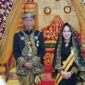 Lembaga Adat Melayu (LAM) Kepri Kota Batam resmi menabalkan Kepala BP Batam, Amsakar Achmad sebagai Dato’ Setia Amanah dan Wakil Kepala BP Batam, Li Claudia Chandra sebagai Dato’ Setia Bijaksana. Foto: INIKEPRI.COM/BP Batam 