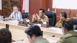 Rapat Pemaparan Rencana Pembangunan Estuary DAM Teluk Bintan dan Sistem Penyediaan Air Minum (SPAM) yang dipresentasikan oleh Konsorsium PT Tamaris Hydro dan PT Moya Indonesia di Ruang Rapat Utama Lantai IV, Kantor Gubernur Kepri, Dompak. Foto: INIKEPRI.COM/KepriProv 