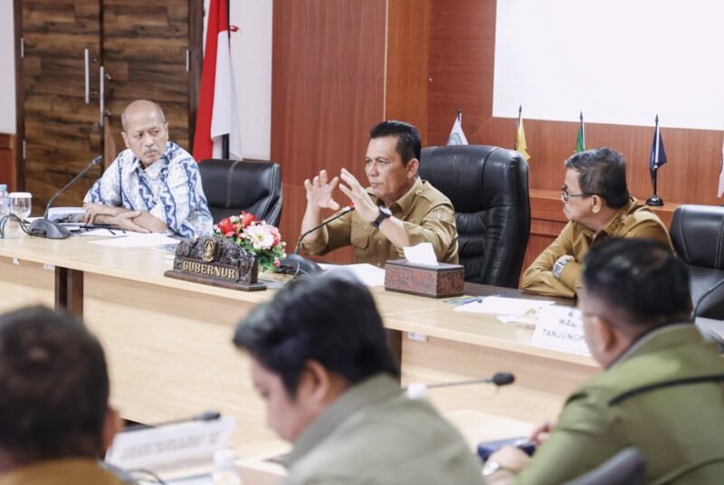 Rapat Pemaparan Rencana Pembangunan Estuary DAM Teluk Bintan dan Sistem Penyediaan Air Minum (SPAM) yang dipresentasikan oleh Konsorsium PT Tamaris Hydro dan PT Moya Indonesia di Ruang Rapat Utama Lantai IV, Kantor Gubernur Kepri, Dompak. Foto: INIKEPRI.COM/KepriProv 