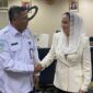 Bupati Natuna Cen Sui Lan bersama Kepala Deputi Bidang Meteorologi BMKG Guswanto usai membicarakan pembangunan radar cuaca dan program beasiswa BMKG untuk anak Natuna, Kamis (12/6/2025). Foto: istimewa 