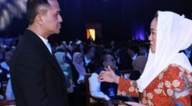 Dalam kunjungannya ke Jakarta, Kamis (12/6/2025), Cen Sui Lan menyempatkan diri bertemu dengan Menteri Transmigrasi Iftitah Sulaiman di sela kegiatan Indonesia Cosmetic Ingredients. Foto: Istimewa 