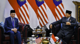 Presiden Republik Indonesia, Prabowo Subianto, dan Perdana Menteri Malaysia, Anwar Ibrahim, menggelar pertemuan bilateral di Istana Merdeka, Jakarta, Jumat (27/6/2025). Foto: BPMI Setpres