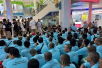 Para WNI yang Dipulangkan oleh KJRI Johor Bahru Tiba di Pelabuhan Internasional Batam Center, Kamis (12/6/2025). Foto: INIKEPRI.COM/KJRI Johor Bahru