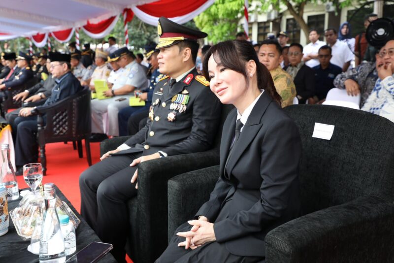 Wakil Wali Kota Batam Li Claudia Chandra di upacara peringatan hari Bhayangkara ke-79. Foto: INIKEPRI.COM/Media Center Batam