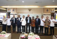 Wali Kota Batam, Amsakar Achmad, menerima kunjungan kehormatan dari Duta Besar Uni Emirat Arab (UEA) untuk Indonesia dan ASEAN, Yang Mulia Abdulla Salem Al Dhaheri, Rabu (2/7/2025). Foto: INIKEPRI.COM/Media Center Batam 