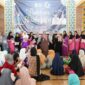Ketua Tim Penggerak Pemberdayaan dan Kesejahteraan Keluarga (TP-PKK) Kota Batam, Hj. Erlita Amsakar, menghadiri kegiatan Pembinaan Akhlak Mulia (PAM) di Pulau Jaloh, Kelurahan Pantai Gelam, Kecamatan Bulang, pada Kamis, 3 Juli 2025. Foto: INIKEPRI.COM/Media Center Batam 