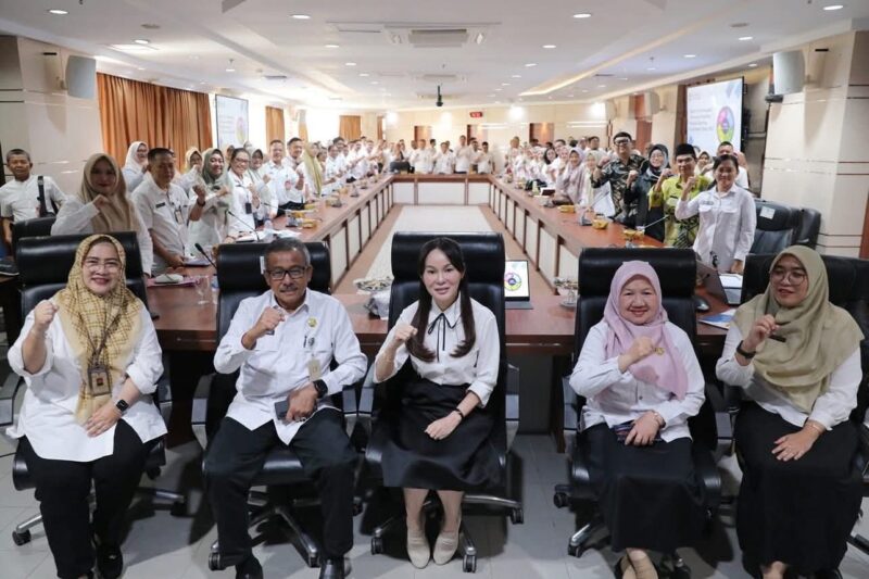 Pemko Batam mengikuti Penilaian Kinerja Delapan Aksi Konvergensi Penurunan Stunting Tahun 2024 yang diselenggarakan oleh Pemerintah Provinsi Kepulauan Riau, Jumat (4/7/2025) di Badan Perencanaan, Penelitian, dan Pengembangan Provinsi Kepulauan Riau, dan diikuti oleh tujuh kabupaten/kota se-Provinsi Kepulauan Riau. Foto: INIKEPRI.COM/Media Center Batam